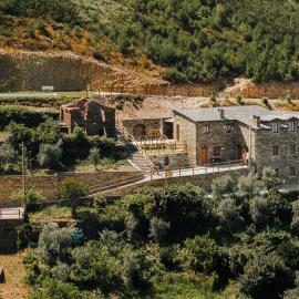 Casas do Oiteirinho，位于阿加尼尔的酒店