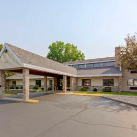 Quality Inn Oshkosh Aviation Park，位于奥什科什的酒店