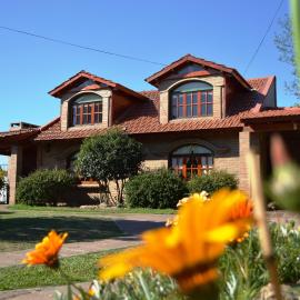 Cabañas La Aldea，位于维拉卡洛斯帕兹的酒店