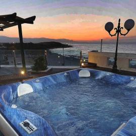 LIVAS Corinth rooftop seaview apartment，位于科林斯的酒店