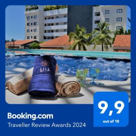 Steps from the Beach Condo Life Bucerias Golden Zone，位于布塞里亚斯的酒店