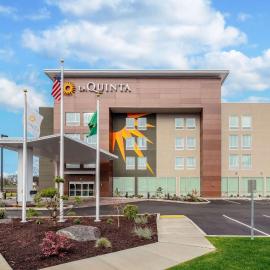 La Quinta Inn & Suites by Wyndham Centralia，位于森特勒利亚的酒店