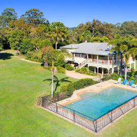 Blair Downs Farm Country Retreat，位于Cootharaba的酒店
