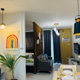 1 Bedroom Suite Condo with Balcony, Swimming Pool and Gym，位于公主港的酒店