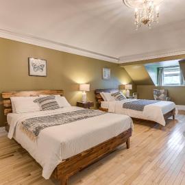 North House - Auberge La Chouette Hôtel Automatisé，位于魁北克市的酒店