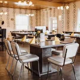 REBENTISCH - HOTEL Ferienwohnungen Restaurant，位于哈瑟尔费尔德的酒店