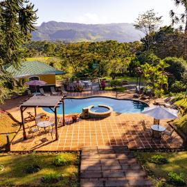 Hotel Villa Florencia，位于图里亚尔瓦的酒店
