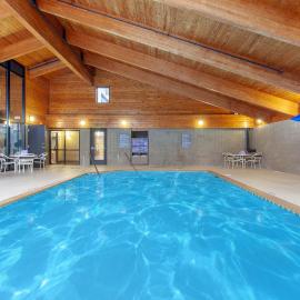 AmericInn by Wyndham Mankato Event Center near MSU，位于曼凯托的酒店