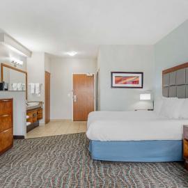 Best Western PLUS Peppertree Inn at Omak，位于奥马克的酒店