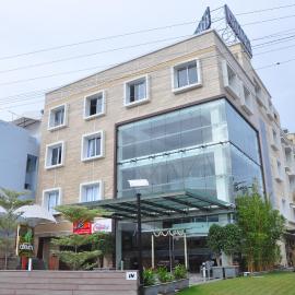 Hotel Atrium，位于埃罗德的酒店