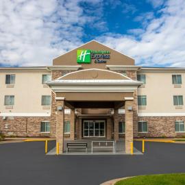 Holiday Inn Express & Suites Clinton by IHG,位于Clinton的酒店