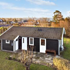 2 Bedroom Stunning Home In Vordingborg，位于沃尔丁堡的酒店