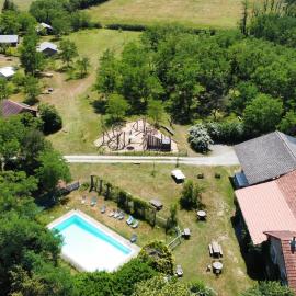 Chambres d'Hôtes Domaine du Bourg，位于Gannay-sur-Loire的酒店