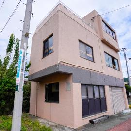 【寿家】3F建 スカイビューテラス付き！新装開店　より道の湯すぐ横，位于Tsuru 的酒店