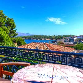 Nautilus Luxury Suites，位于加拉希德松的酒店