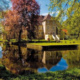 Hotel Wasserschloss Mellenthin，位于梅伦新的酒店