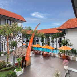 HARRIS Hotel Kuta Tuban Bali，位于库塔的酒店