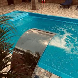 Cerbul Chalét Accommodation & Wellness，位于莱斯诺夫的酒店