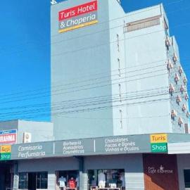 Turis Hotel & Choperia,位于多拉杜斯的酒店