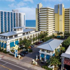 Sea Crest Oceanfront Resort，位于默特尔比奇的酒店