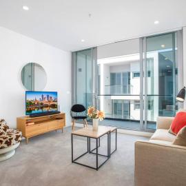 Doncaster Nook - Cosy Comfort with Heated Pool，位于墨尔本的酒店
