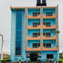 The Lumbini Hotel & Restaurant,位于拉明德的酒店