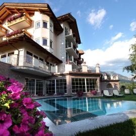 Hotel Lagorai Resort & Spa，位于卡瓦莱塞的酒店