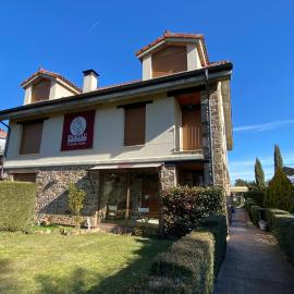 Casa Rural Portal de Numancia ll，位于Garray的酒店