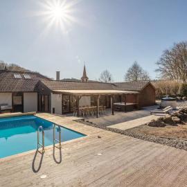 Nature Retreat Pool, Hot Tub, Sauna, Hiking-Caves，位于Hohenfels-Essingen的酒店