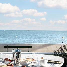 HR Hôtel-Restaurant & Spa Marin，位于拉弗洛特的酒店