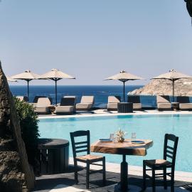 Royal Myconian - Leading Hotels of the World，位于埃利亚海滩的酒店