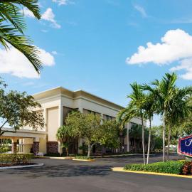 Hampton Inn Ft. Lauderdale-Cypress Creek，位于劳德代尔堡的酒店