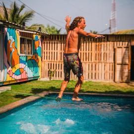 Green Belly Surf Hostel，位于El Paredón Buena Vista的酒店