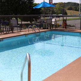 Hampton Inn Greeneville，位于格林维尔的酒店