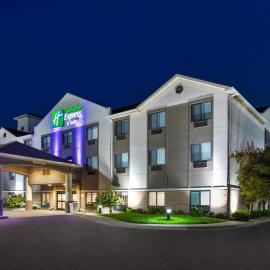 Holiday Inn Express Hotel & Suites - Belleville Area by IHG，位于贝尔维尔的酒店