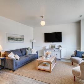 Charming Orem Townhome: 5 Mi to BYU!，位于奥勒姆的酒店