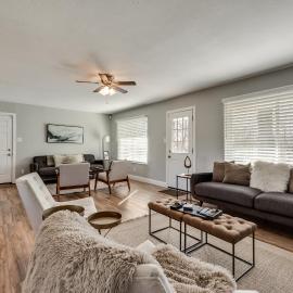 Keller's Artful Home-Away from Home，位于Keller的酒店