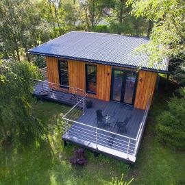 Rowanbank Cabin - a gorgeous country escape，位于Kirkton of Auchterhouse的酒店