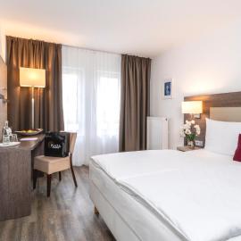 PLAZA INN Karlsruhe Nord，位于卡尔斯鲁厄的酒店