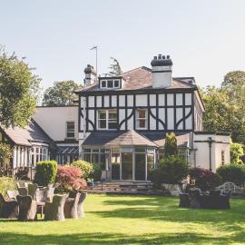Brook Hall Hotel，位于切尔德桑顿的酒店