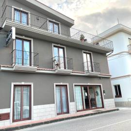 Nacional B&B，位于Monforte San Giorgio Marina的酒店