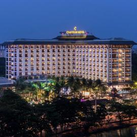 Chatrium Hotel Royal Lake Yangon，位于仰光的酒店