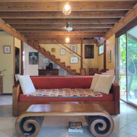 Tema'e Beach House，位于Temae的酒店