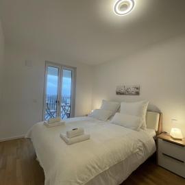 Luxurious and stylish apartment at BER Airport，位于舍讷费尔德的酒店