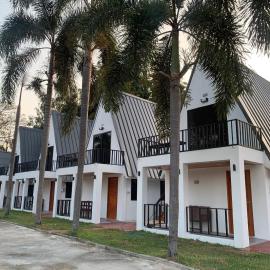 RainBow House Resort，位于甘烹碧的酒店