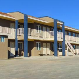 Corcoran Country Inn，位于Corcoran的酒店
