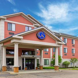 Comfort Suites Twinsburg，位于特温斯堡的酒店
