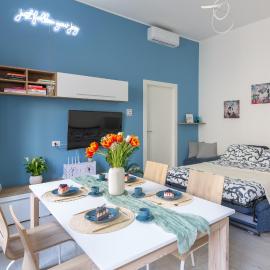 OurJoy & SkyJoy condo units - Via M Gioia, 47 - Strong WiFi, private parking, Central Station, Milan，位于米兰的酒店