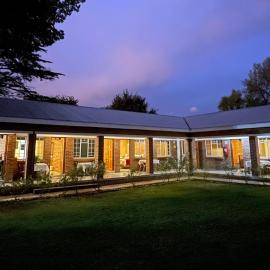 Village Lodge Harrismith，位于哈里史密斯的酒店