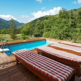 La Casa di Loia, casa vacanze con piscina esclusiva，位于Mulazzo的酒店